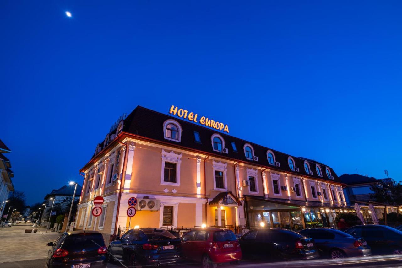 Hotel Europa Târgu Jiu エクステリア 写真