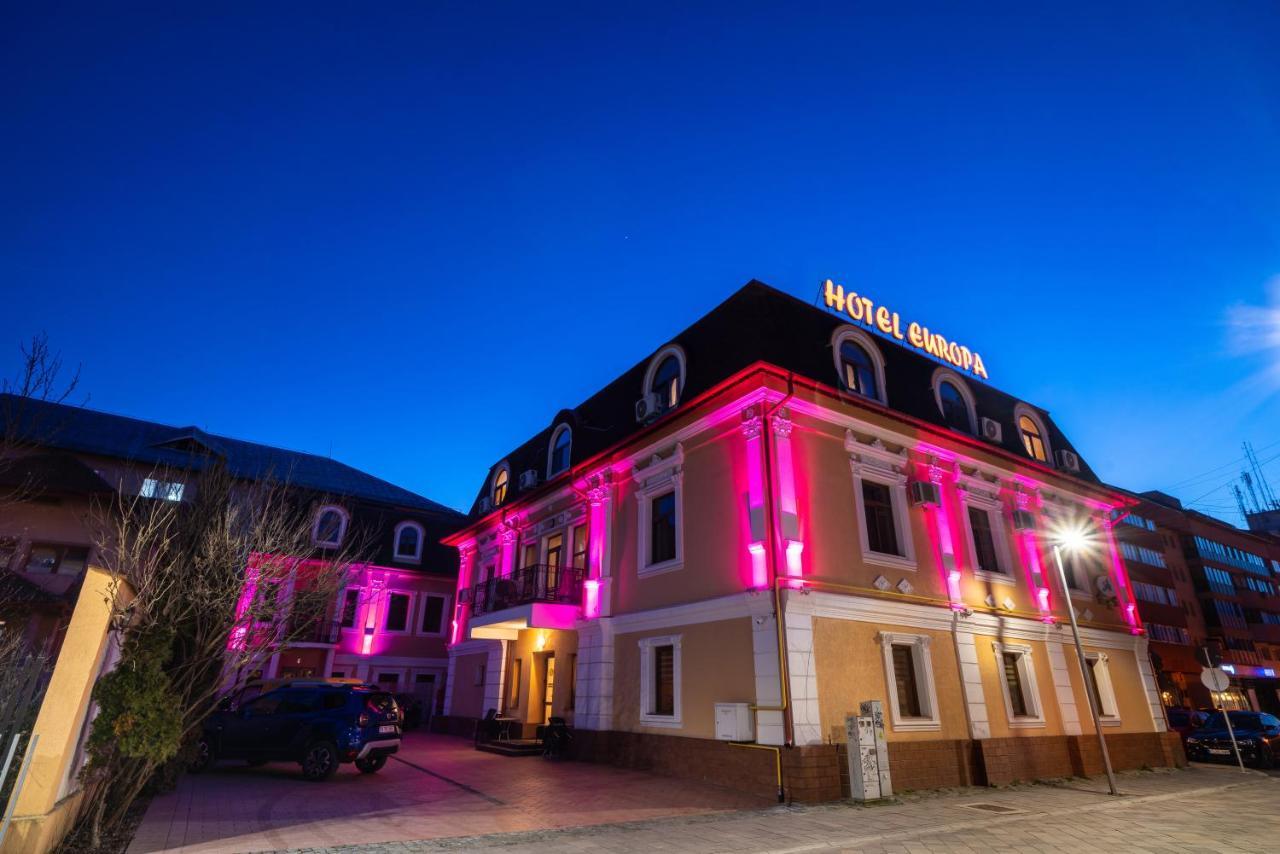 Hotel Europa Târgu Jiu エクステリア 写真